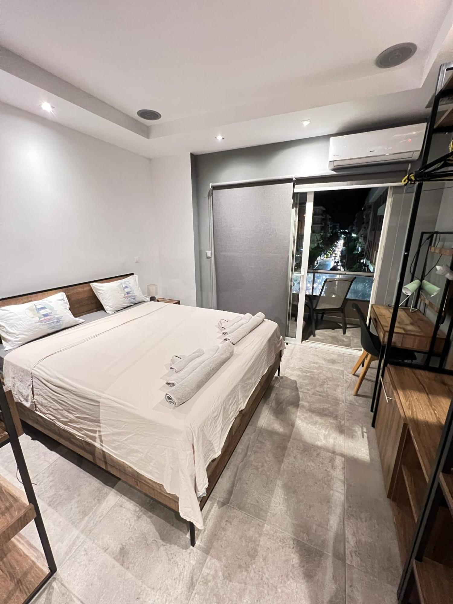 Modern Apartment In The Heart Of The City Alexandroupoli Eksteriør billede